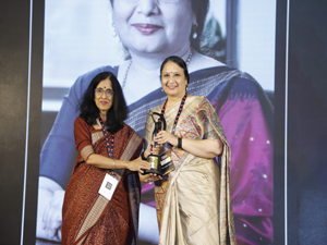 parminder-chopra-honored-with-finance-leader-of-the-year-award